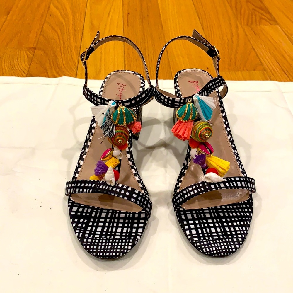 NBW Betsy Johnson Black and White Pumps size 8